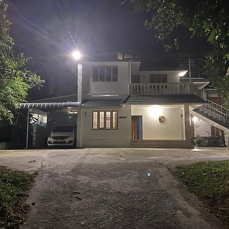 Tranquilou Homestay Thekkady Extérieur photo